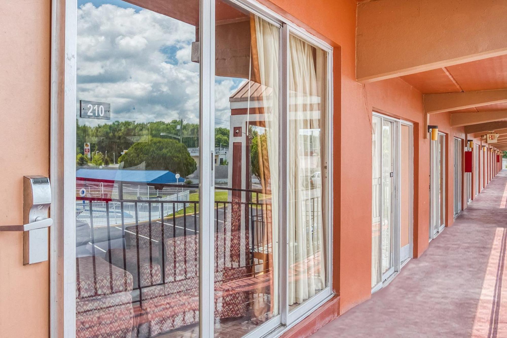 Oyo Hotel Mustang Silver Spring Fl Силвер-Спрингс Экстерьер фото