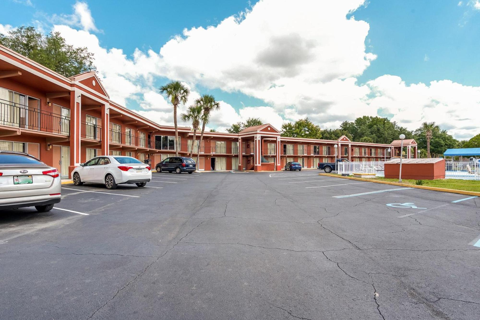 Oyo Hotel Mustang Silver Spring Fl Силвер-Спрингс Экстерьер фото